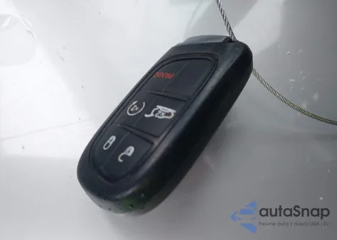 2014 Jeep Cherokee Latitude z USA, uszkodzony, nr VIN 1C4PJMCB6EW303692